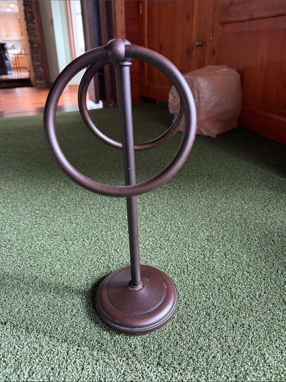Bronze Metal Towel Ring Stand – Freestanding Bathroom Countertop Holder